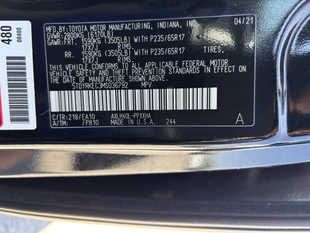 2021 Toyota Sienna Hybrid XLE FWD 8-Pass