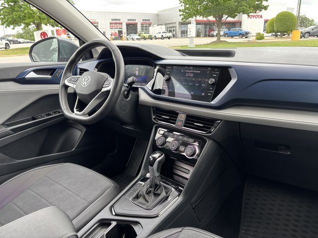 2024 Volkswagen Taos SE FWD
