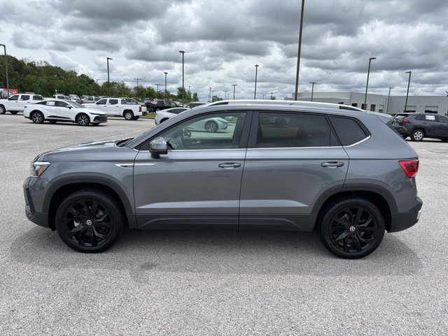 2024 Volkswagen Taos SE FWD