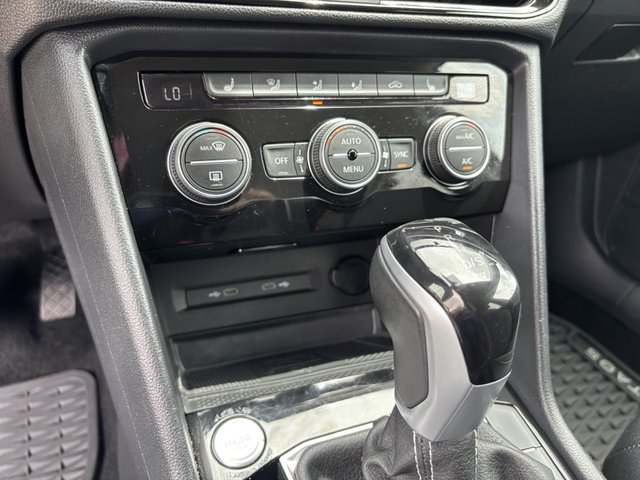 2024 Volkswagen Taos SE FWD