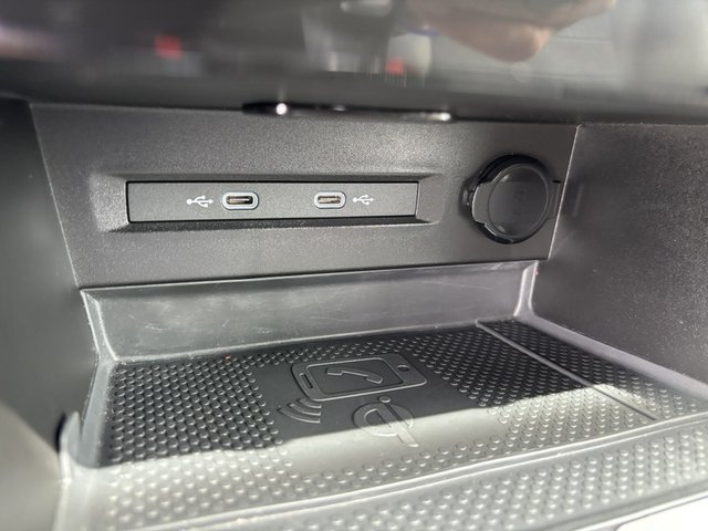 2024 Volkswagen Taos SE FWD