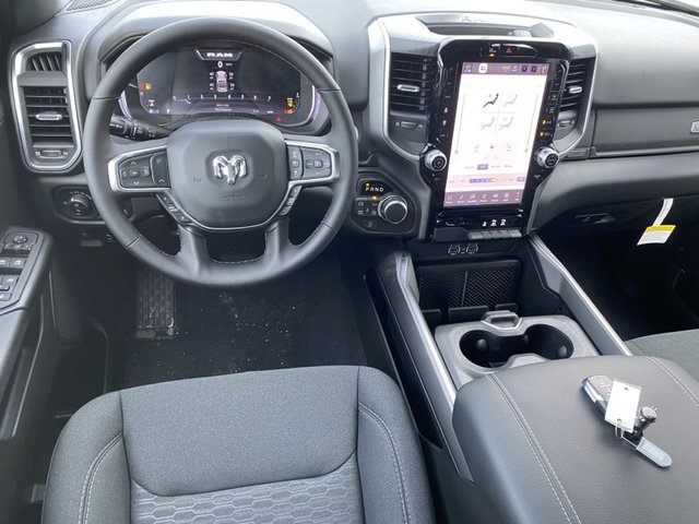2025 Ram 1500 Big Horn 4WD 5ft7 Box