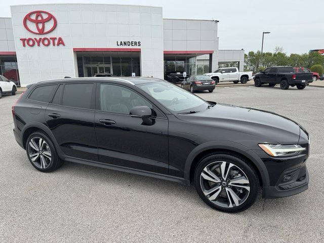 2024 Volvo V60 Plus Cross Country