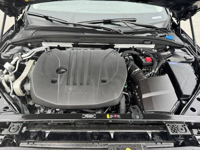 2024 Volvo V60 Plus Cross Country