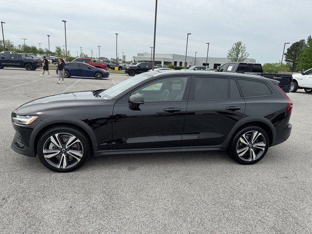 2024 Volvo V60 Plus Cross Country