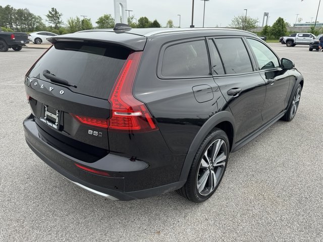 2024 Volvo V60 Plus Cross Country
