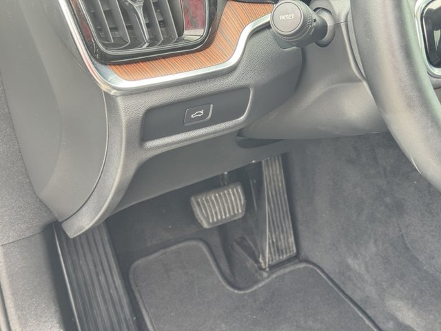 2024 Volvo V60 Plus Cross Country