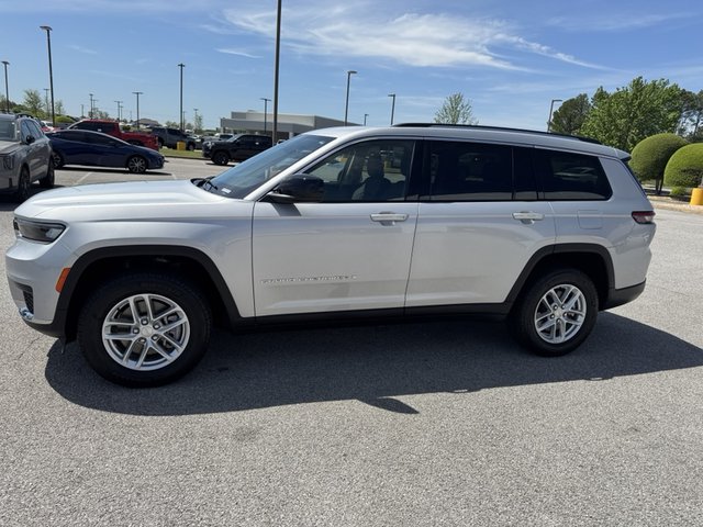 2022 Jeep Grand Cherokee Laredo 4WD L