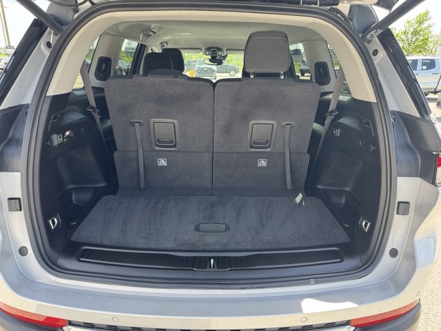 2022 Jeep Grand Cherokee Laredo 4WD L