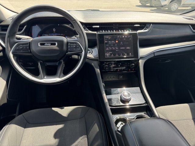 2022 Jeep Grand Cherokee Laredo 4WD L
