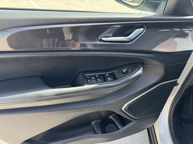 2022 Jeep Grand Cherokee Laredo 4WD L