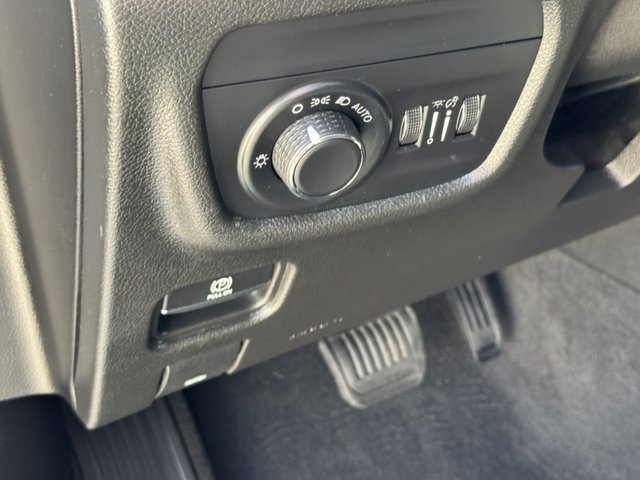 2022 Jeep Grand Cherokee Laredo 4WD L