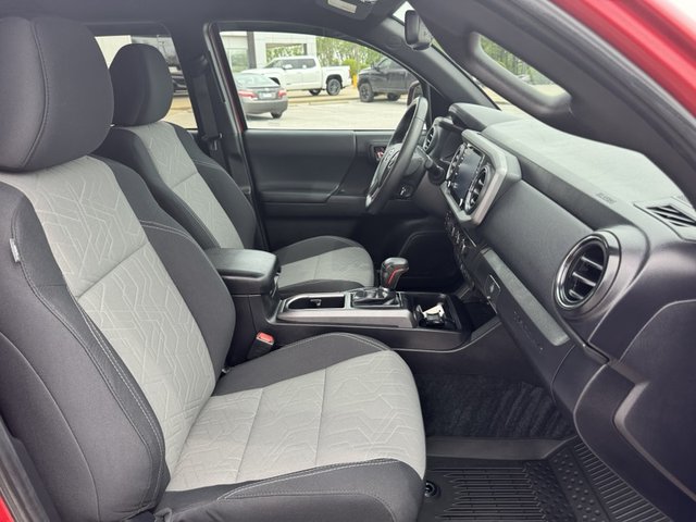 2022 Toyota Tacoma TRD Sport 4WD 5ft Bed
