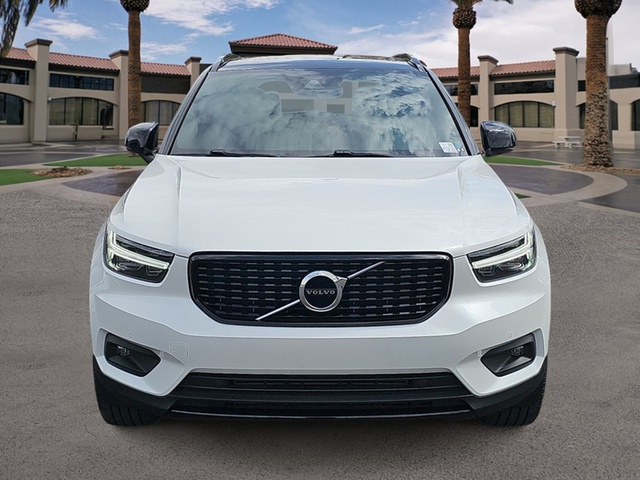 2022 Volvo XC40 R-Design