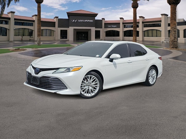 2020 Toyota Camry Hybrid XLE