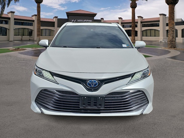2020 Toyota Camry Hybrid XLE