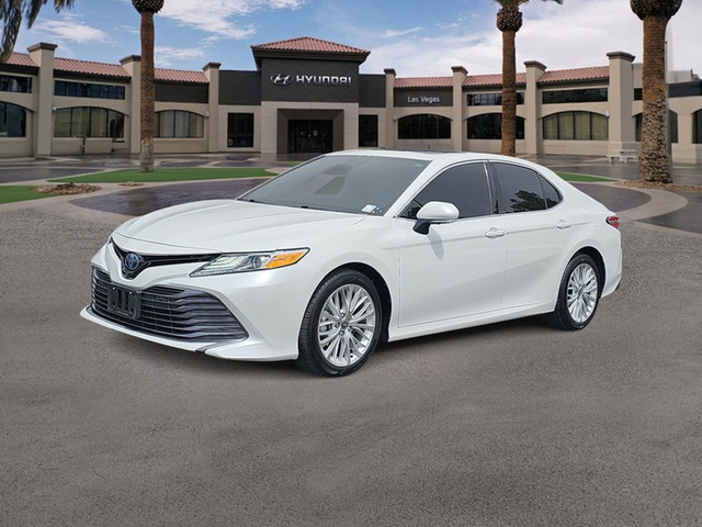 2020 Toyota Camry Hybrid XLE