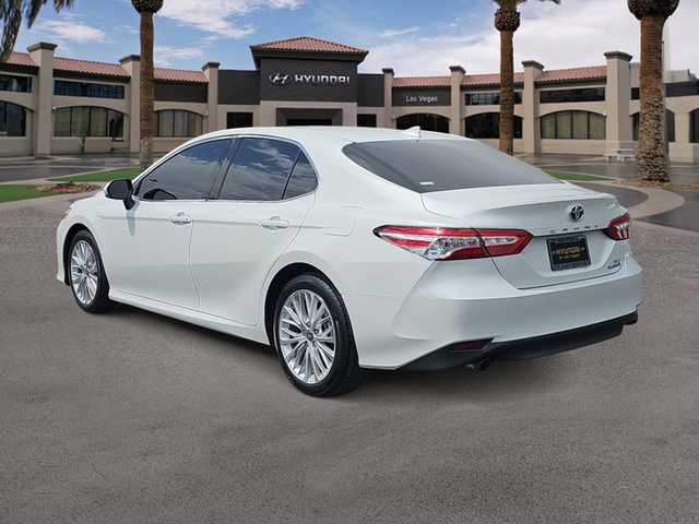 2020 Toyota Camry Hybrid XLE