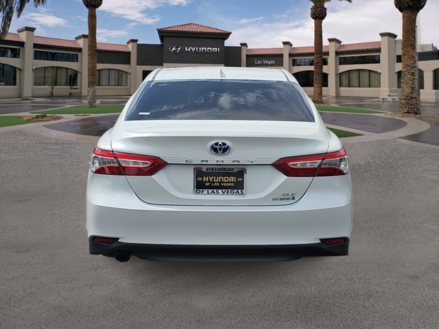 2020 Toyota Camry Hybrid XLE