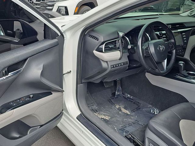 2020 Toyota Camry Hybrid XLE