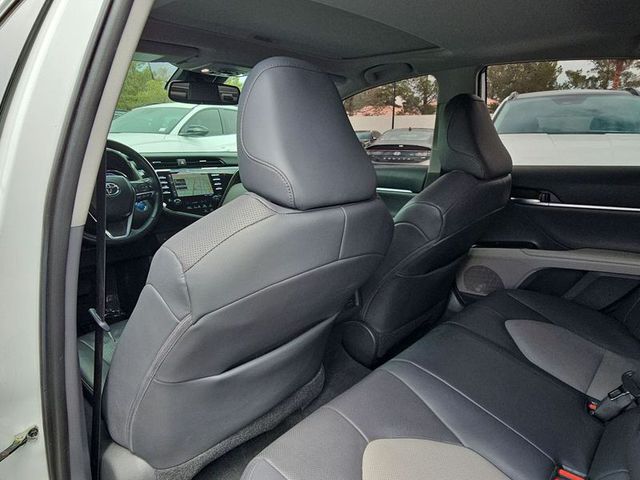 2020 Toyota Camry Hybrid XLE