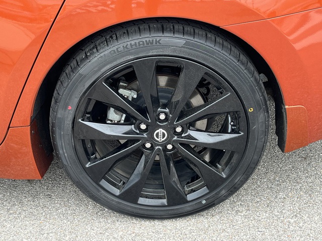 2022 Nissan Maxima SR
