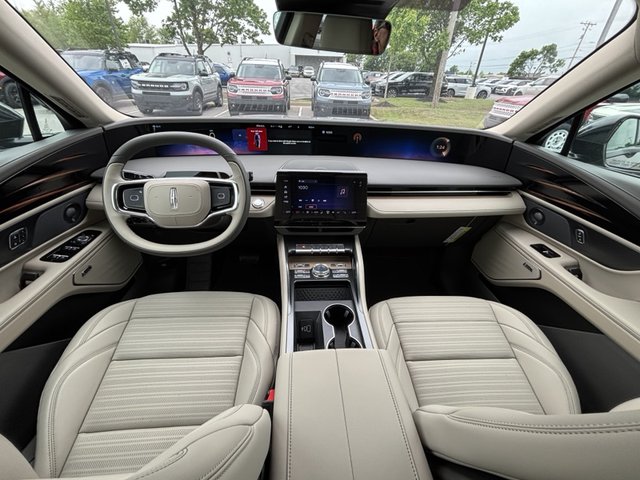 2025 Lincoln Nautilus Reserve AWD