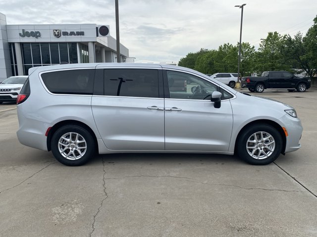 2023 Chrysler Pacifica Touring L FWD