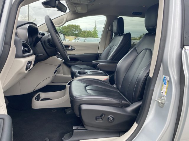2023 Chrysler Pacifica Touring L FWD