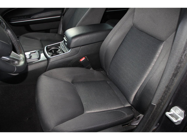 2020 Chrysler 300 Touring RWD