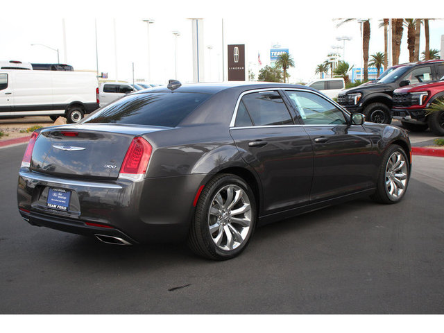 2020 Chrysler 300 Touring RWD
