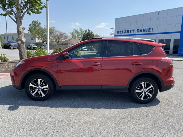 2017 Toyota RAV4 XLE FWD