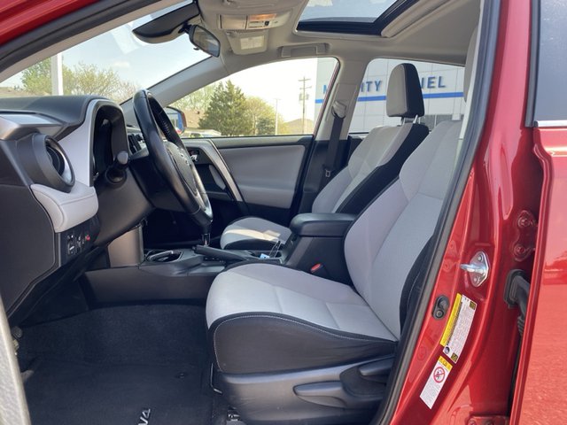 2017 Toyota RAV4 XLE FWD