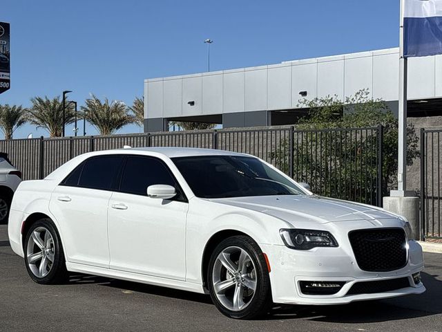 2023 Chrysler 300 Touring L RWD