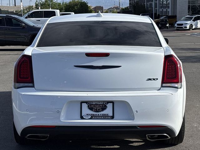 2023 Chrysler 300 Touring L RWD