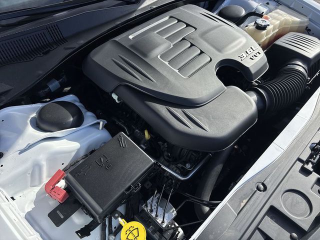 2023 Chrysler 300 Touring L RWD
