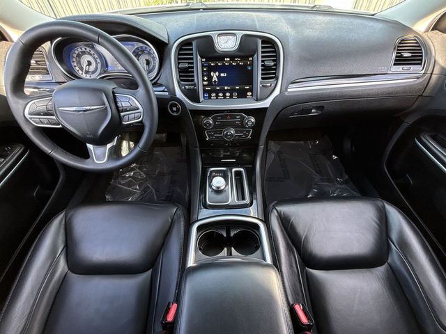 2023 Chrysler 300 Touring L RWD