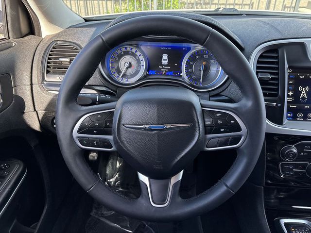 2023 Chrysler 300 Touring L RWD
