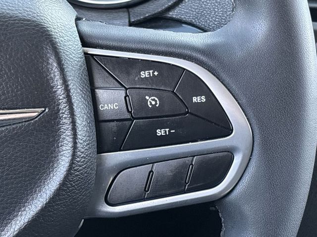 2023 Chrysler 300 Touring L RWD