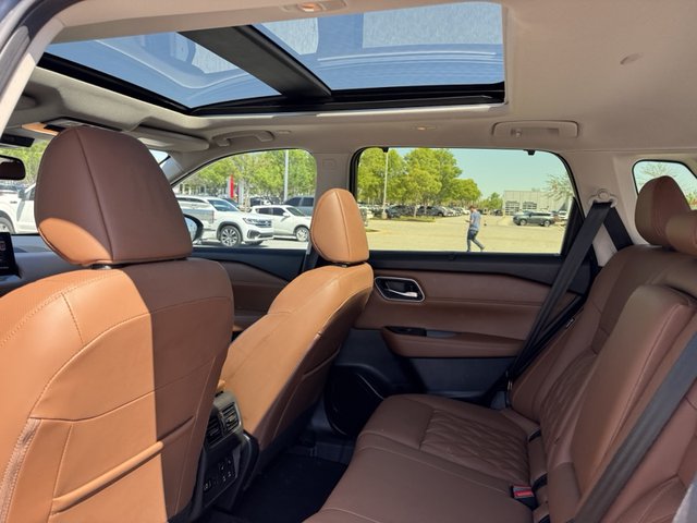 2024 Nissan Rogue Platinum FWD