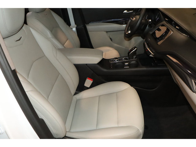 2022 Cadillac XT4 Luxury FWD