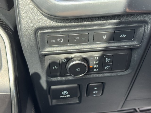 2022 Ford F-150 Lariat 4WD 5.5ft Box
