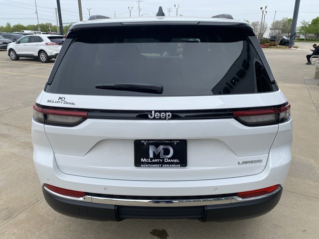 2025 Jeep Grand Cherokee Laredo 2WD