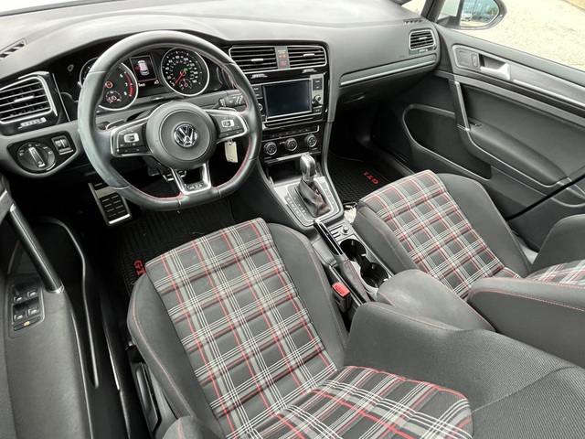 2019 Volkswagen Golf GTI S