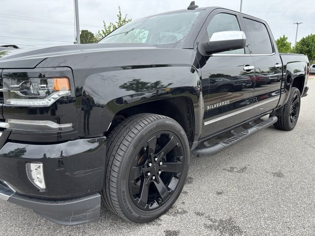 2017 Chevrolet Silverado 1500 LTZ w/2LZ 4WD 143WB