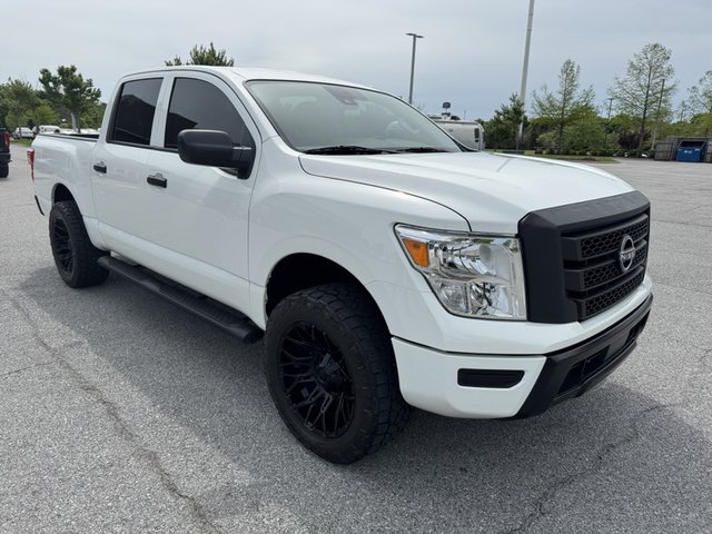 2023 Nissan Titan S 4WD