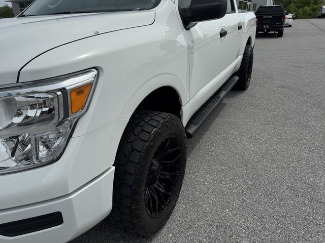 2023 Nissan Titan S 4WD