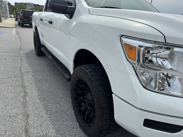 2023 Nissan Titan S 4WD