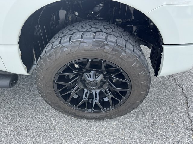 2023 Nissan Titan S 4WD
