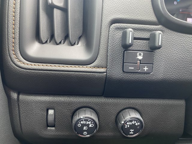 2022 GMC Canyon AT4 w/Leather 4WD 128WB